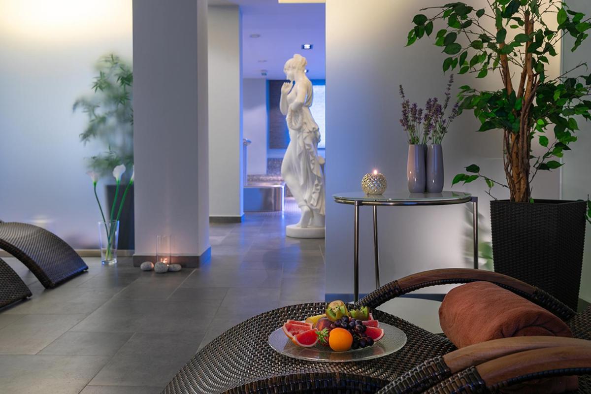 Hotel Abacie & Wellness Valašské Meziříčí Exteriör bild