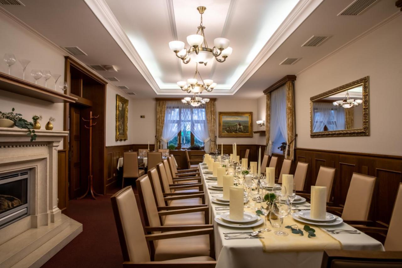 Hotel Abacie & Wellness Valašské Meziříčí Exteriör bild