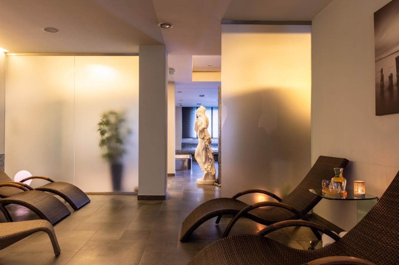 Hotel Abacie & Wellness Valašské Meziříčí Exteriör bild