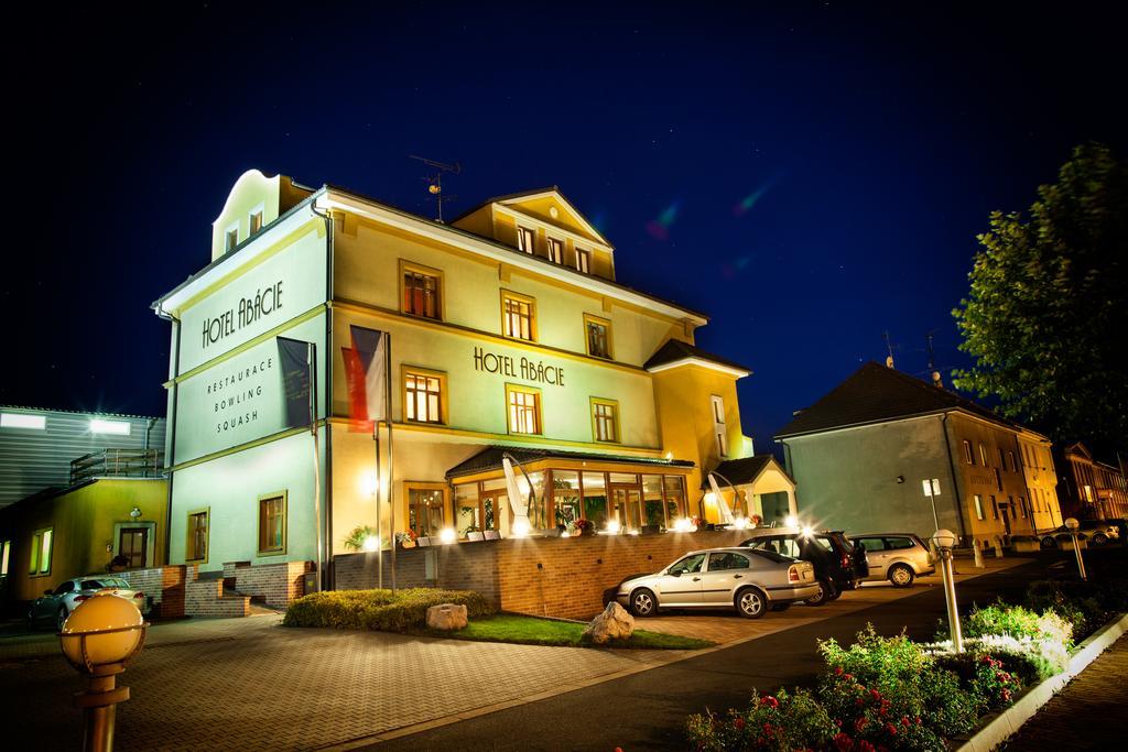 Hotel Abacie & Wellness Valašské Meziříčí Exteriör bild