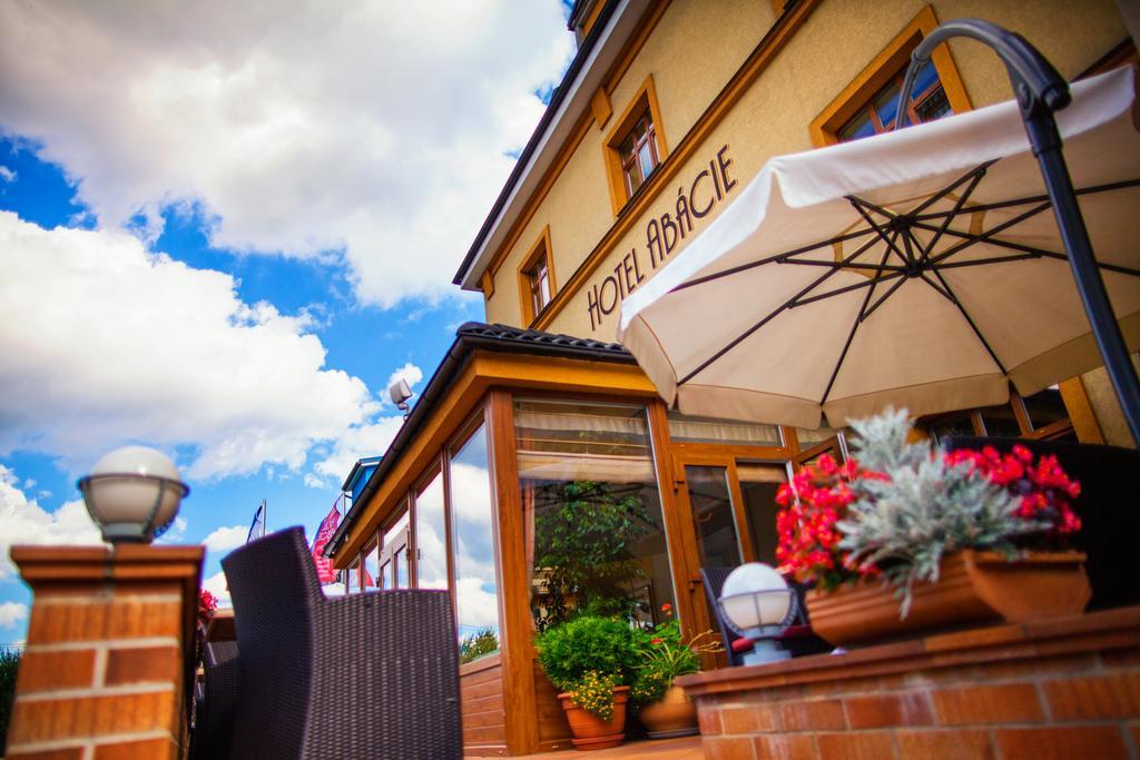 Hotel Abacie & Wellness Valašské Meziříčí Exteriör bild